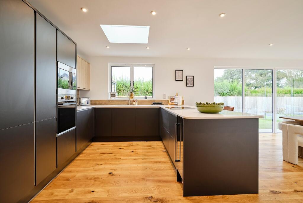 Additional image 3 of Court Farm, West Woodlands, BA11