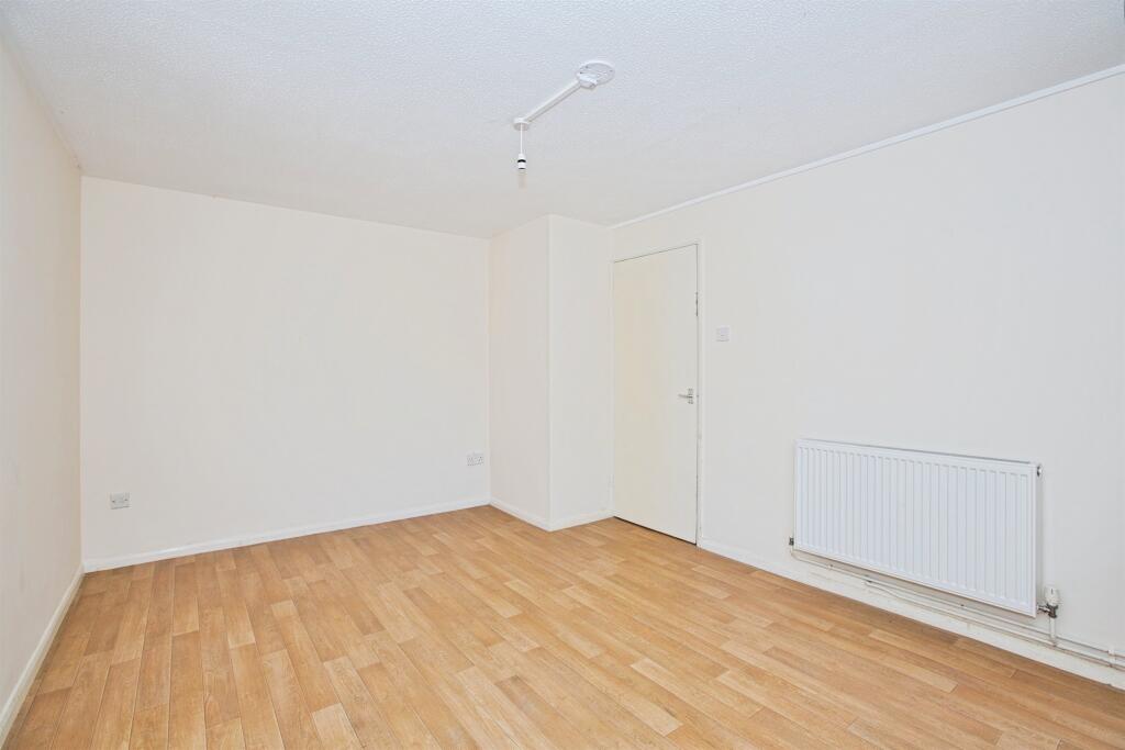 Additional image 16 of Cavalier Walk, Yeovil