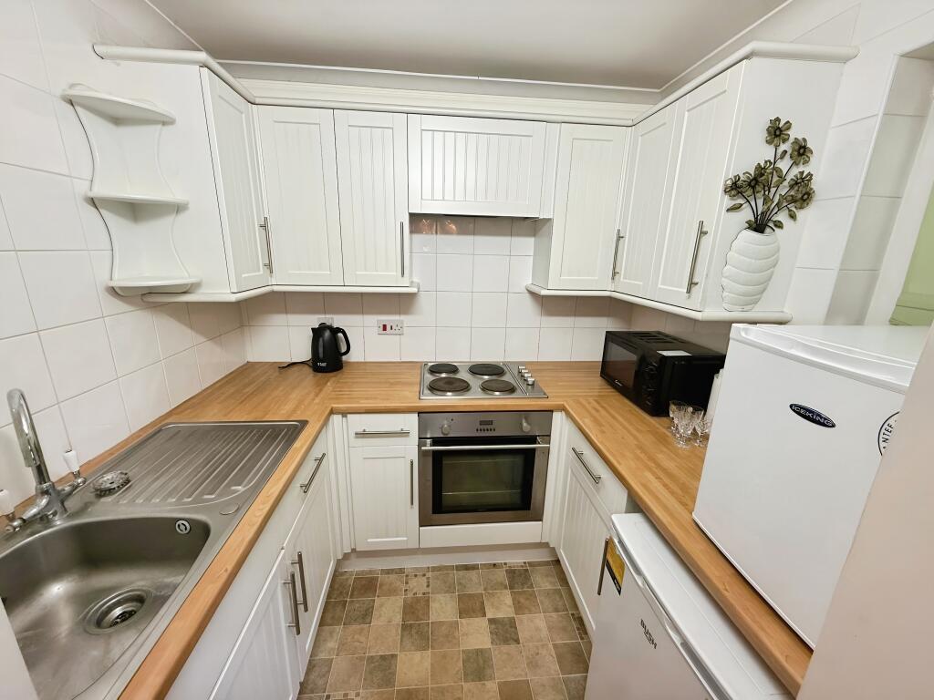 Additional image 5 of Flat 9, Malin Court, School Road, Alcester, Warwickshire B49 5DJ