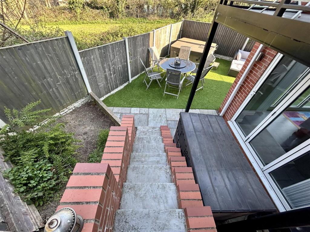 Additional image 32 of Cavalier Drive, Halesowen