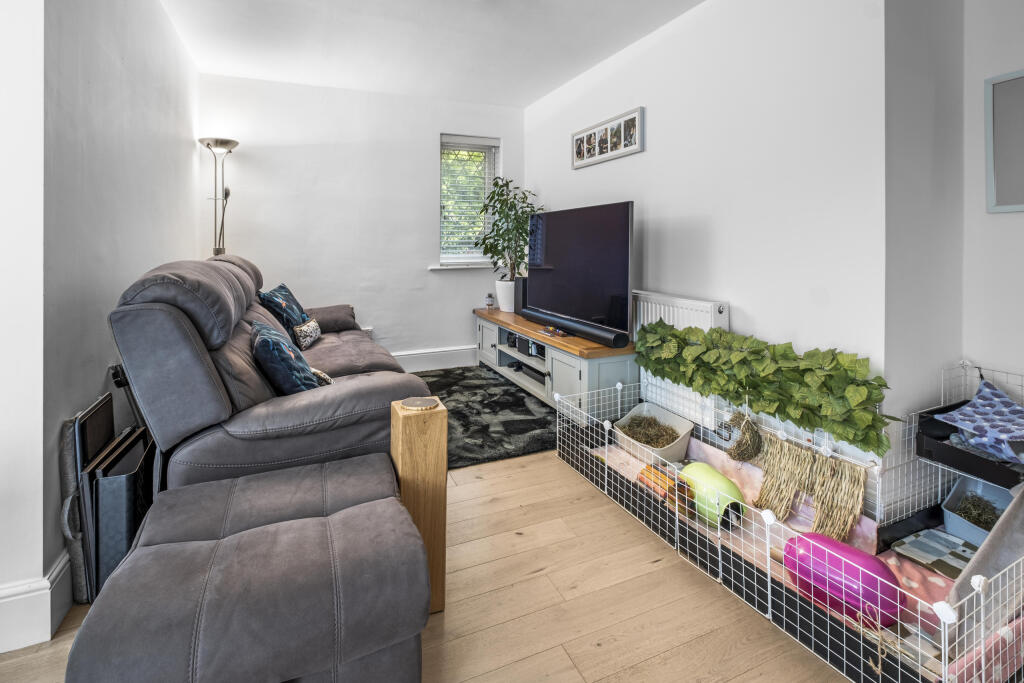 Additional image 6 of Juniper Cottage, 3 Rigby Hall, Rigby Lane, Bromsgrove. B60 2EW