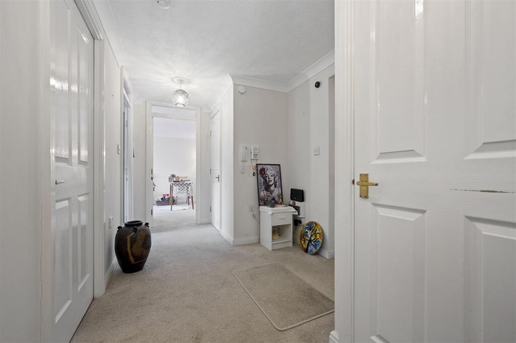 Additional image 5 of Chestnut Walk, Henley-In-Arden