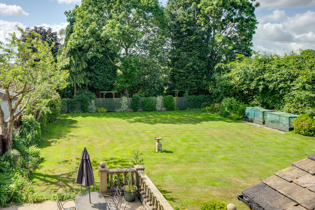 Additional image 2 of Whitechapel Road, Scholes