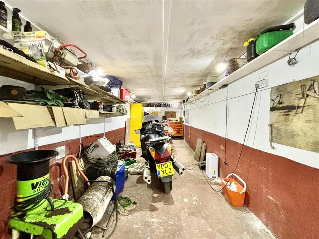 Additional image 18 of Middle Lane, Clayton, Bradford