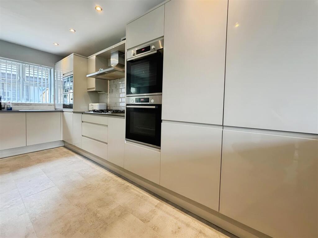 Additional image 4 of Northlea Avenue, Bradford, BD10 8LJ