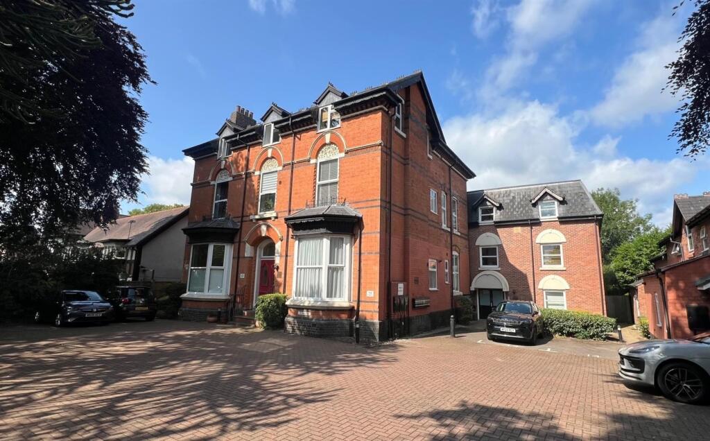 Hollyhurst Court, Birmingham Road