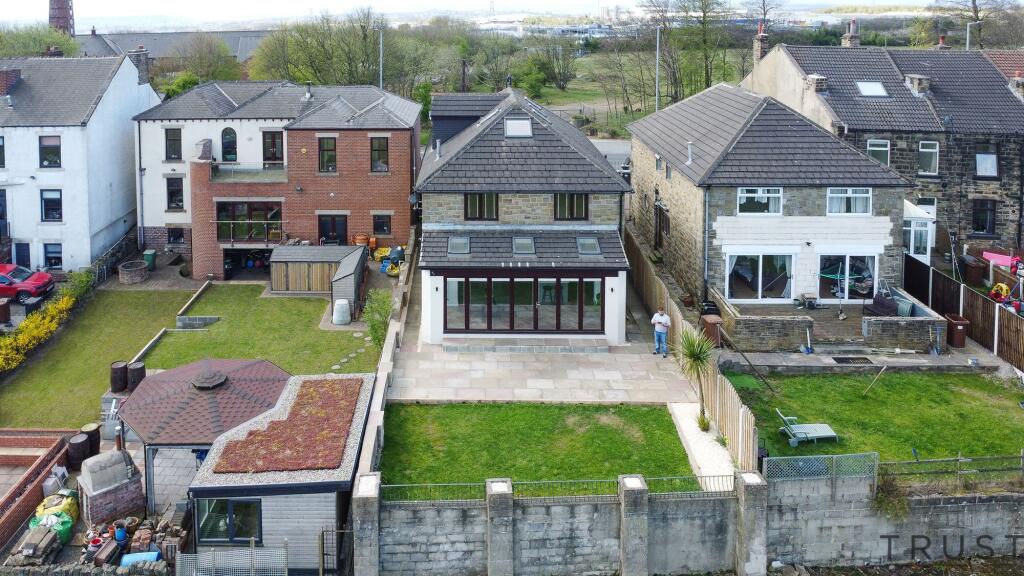 Additional image 72 of Wakefield Road, Drighlington, BD11