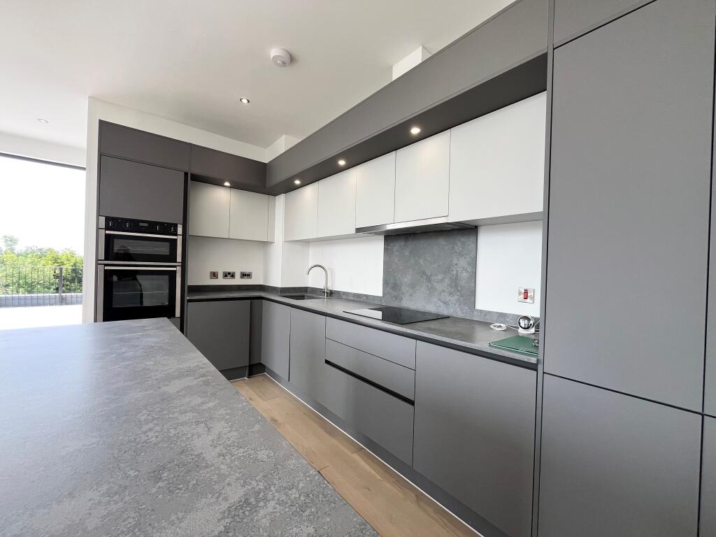 Additional image 5 of Broadoaks, Streetsbrook Road