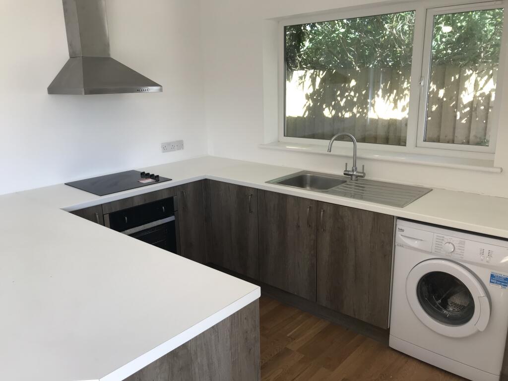 Additional image 12 of Henstridge