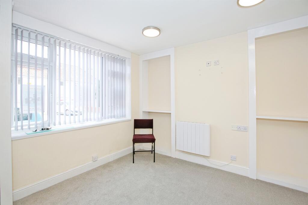 Additional image 5 of Grass Royal, Yeovil