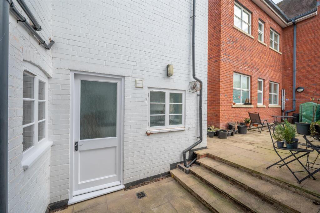 Additional image 11 of High Street, Henley-In-Arden, Warwickshire