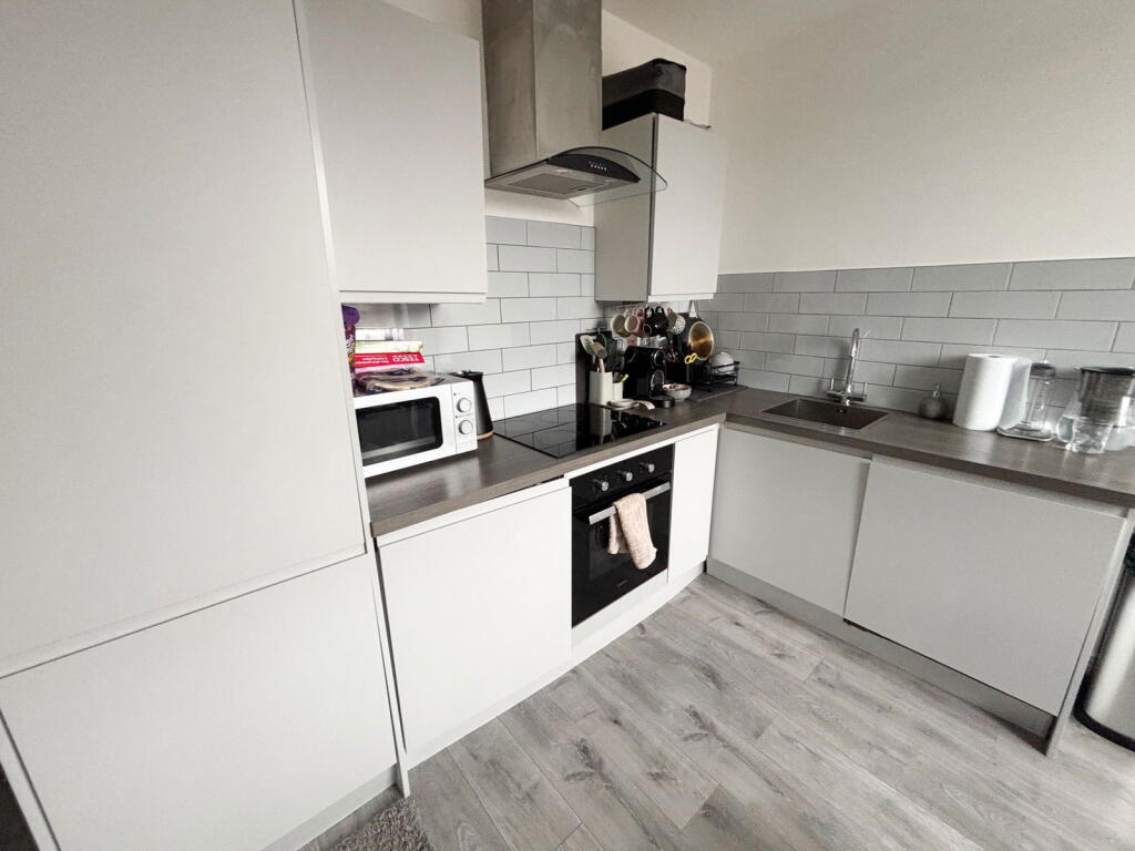 Additional image 3 of 307 Knights House The Parade, Birmingham, B72 1QB