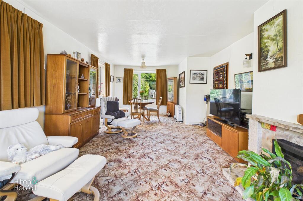 Additional image 4 of Uplands Drive, Fence