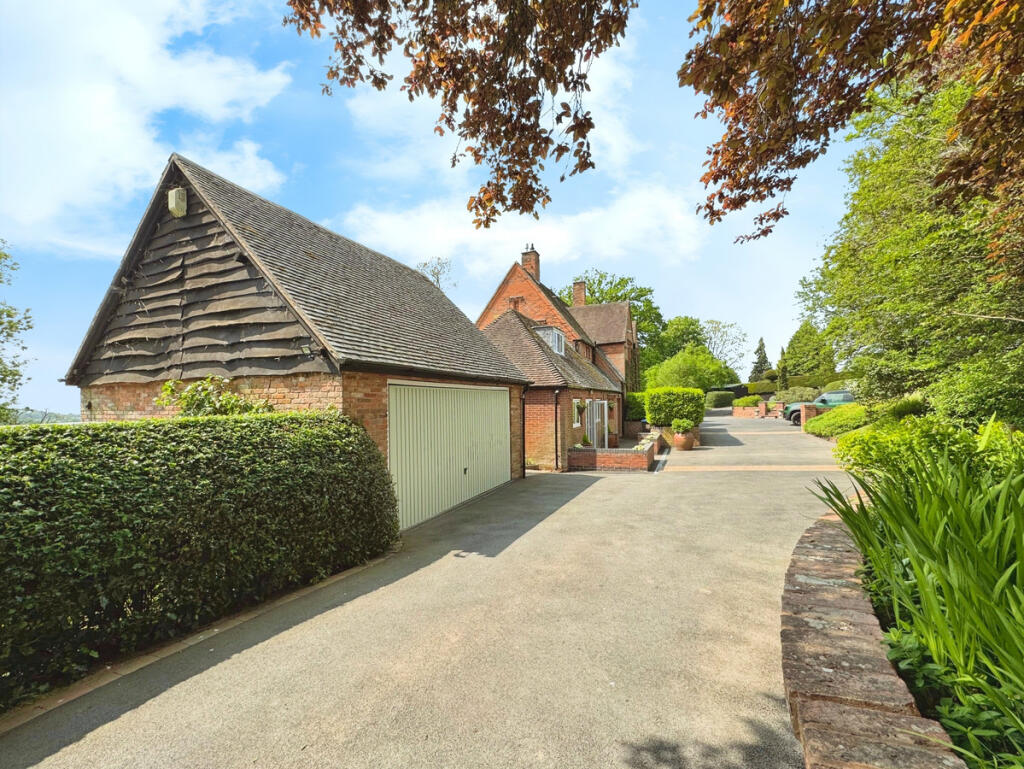 Additional image 19 of Ullenhall Lane, Over 10 Acres with Stables, Swimming Pool