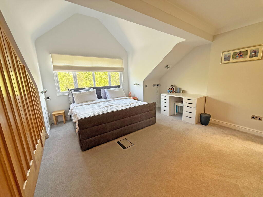 Additional image 32 of Brockhurst Lane, Dickens Heath, Solihull, B90 1RG