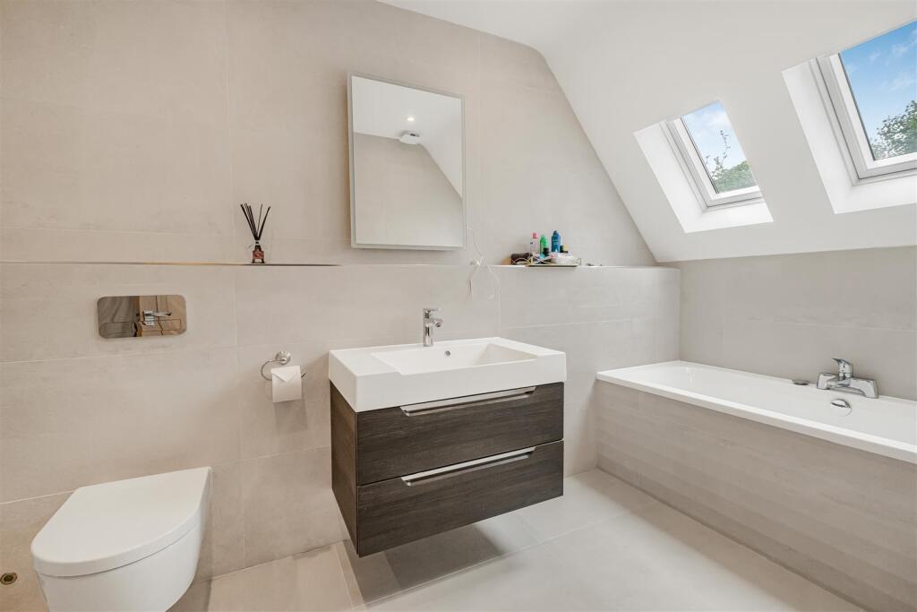 Additional image 39 of Hartopp Road, Four Oaks Park