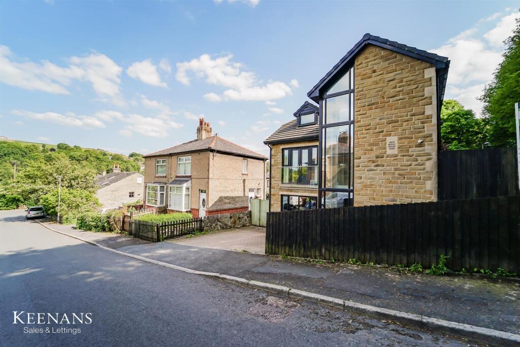 Additional image 43 of Newbigging Avenue, Rossendale