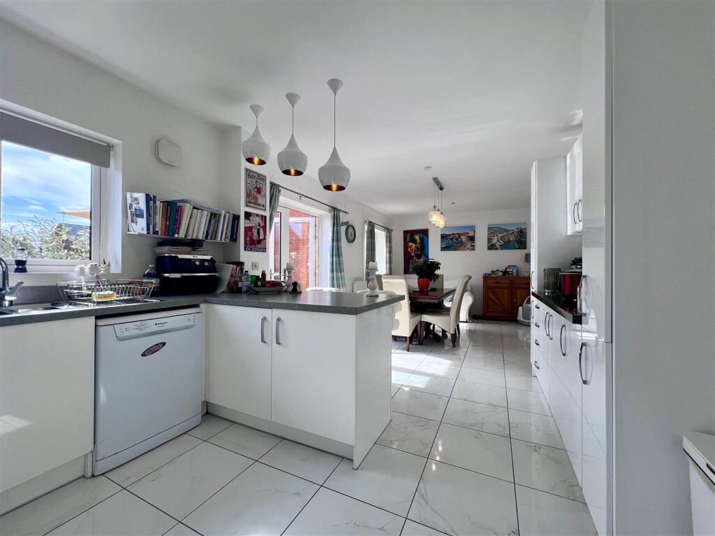 Additional image 14 of Damson Way, Bidford-On-Avon, Alcester