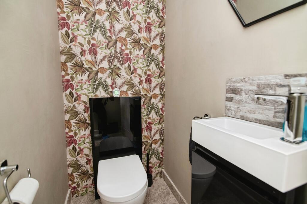 Additional image 14 of Hawthorn Croft, Oldbury, West Midlands, B68