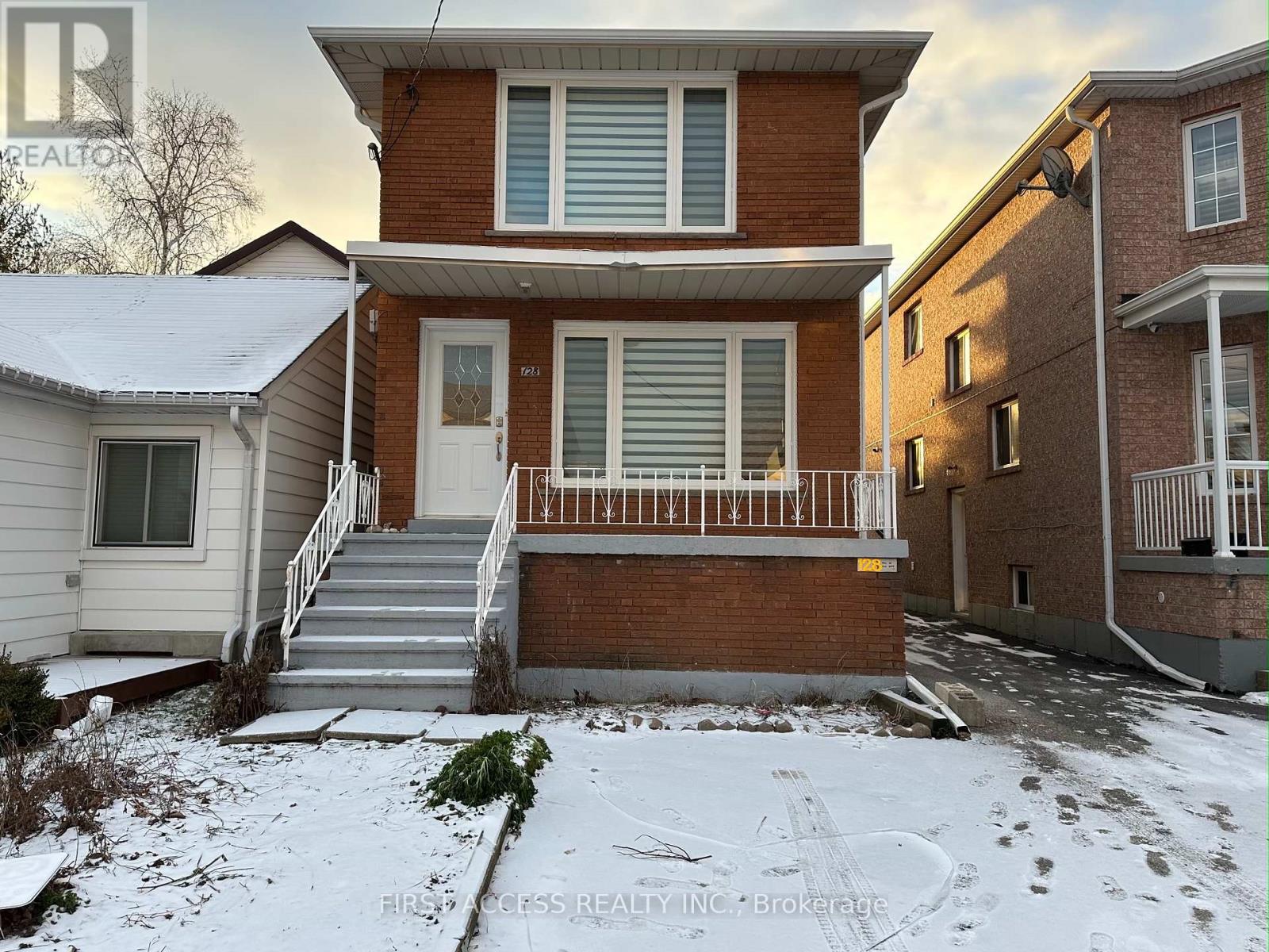 Property image for (MAIN) - 128 TWENTY SECOND STREET|Toronto (Long Branch), Ontario M8V3M4