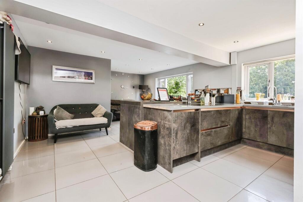 Additional image 2 of Princess Crescent, Halesowen