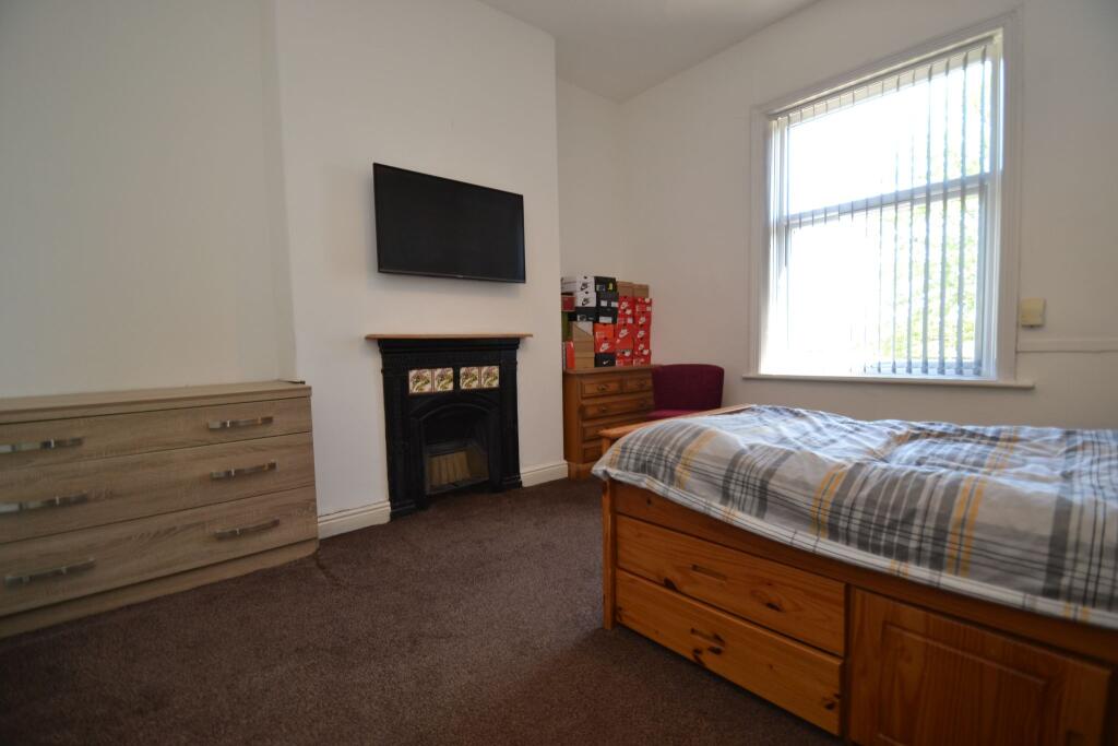 Additional image 24 of Leeds Road, Idle,