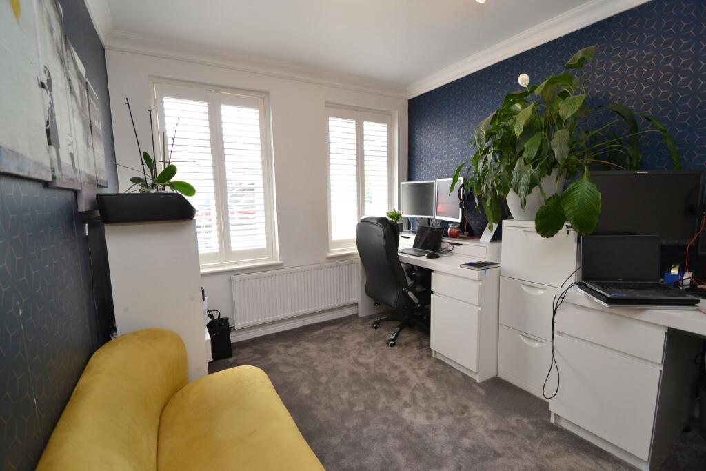 Additional image 3 of Javelin Close, Idle,