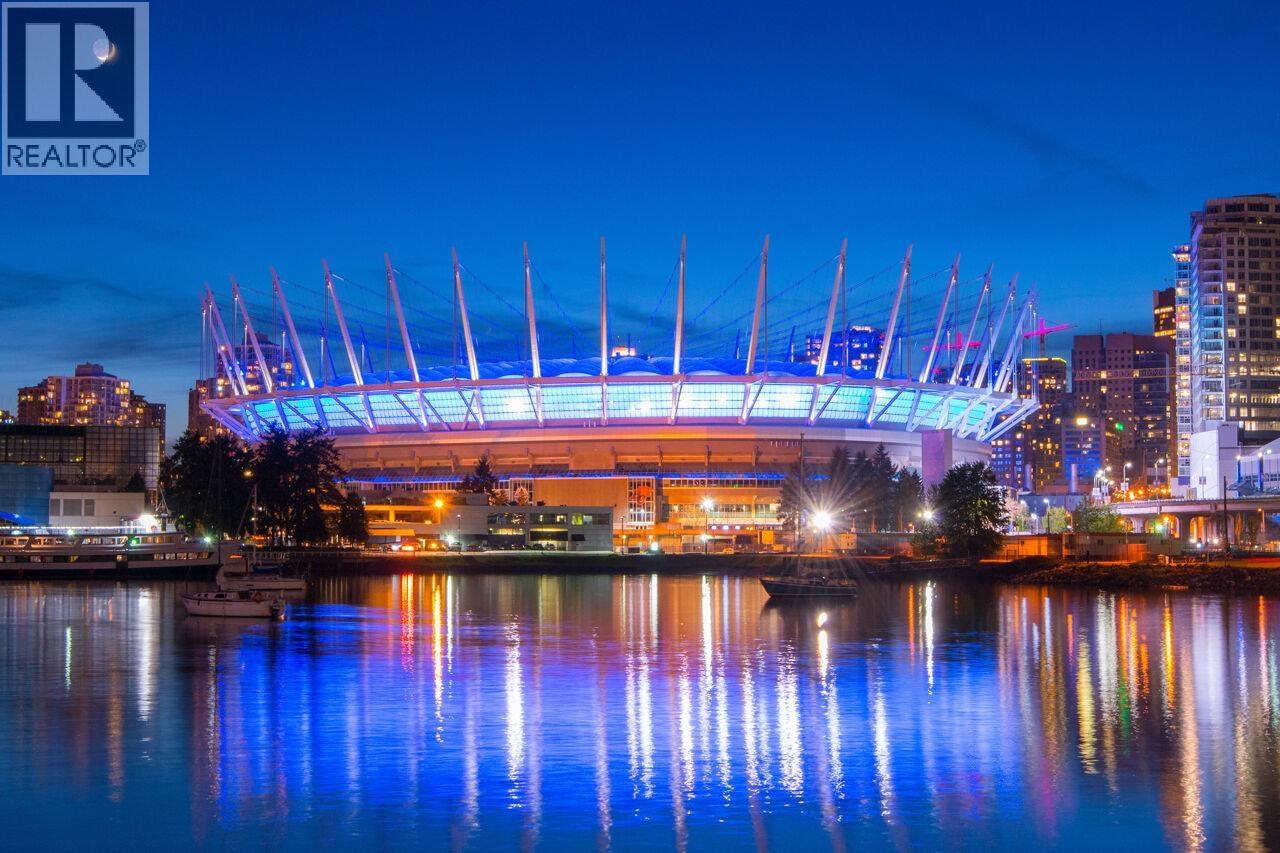 1703 1188 QUEBEC STREET|Vancouver, British Columbia V6A4B3