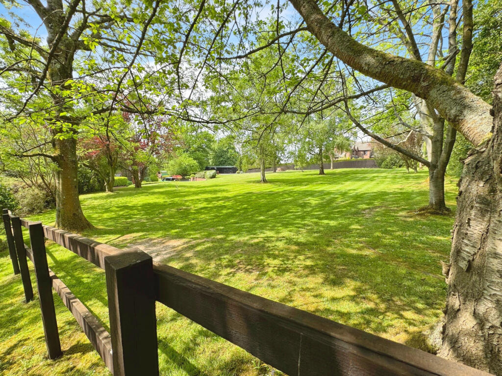 Additional image 17 of Ullenhall Lane, Over 10 Acres with Stables, Swimming Pool