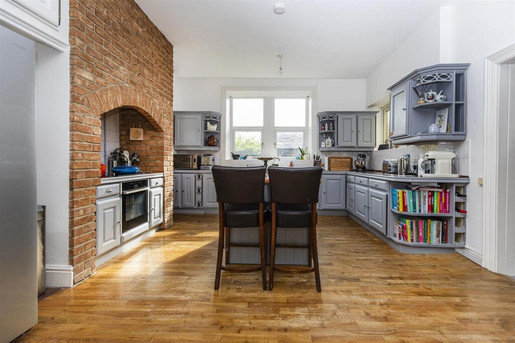 Additional image 3 of Whitcliffe Road, Cleckheaton