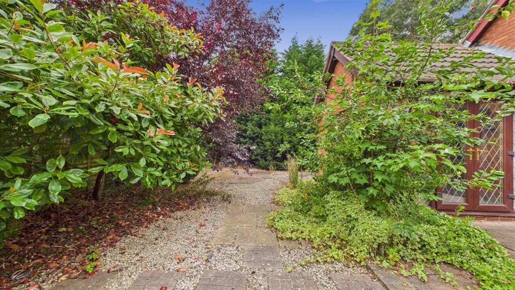 Additional image 12 of 1 Bradleys Close