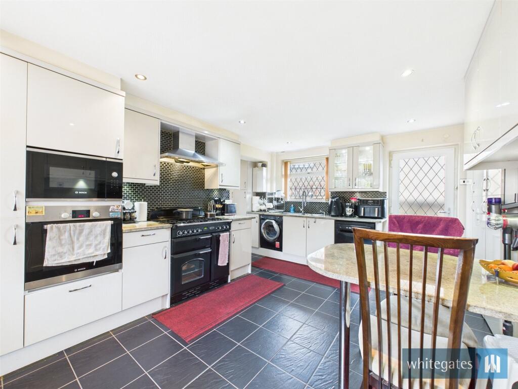 Additional image 4 of Hunters Park Avenue, Clayton, Bradford, West Yorkshire, BD14