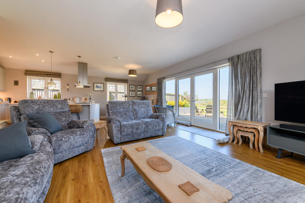 Additional image 6 of Highfields Close, Walton