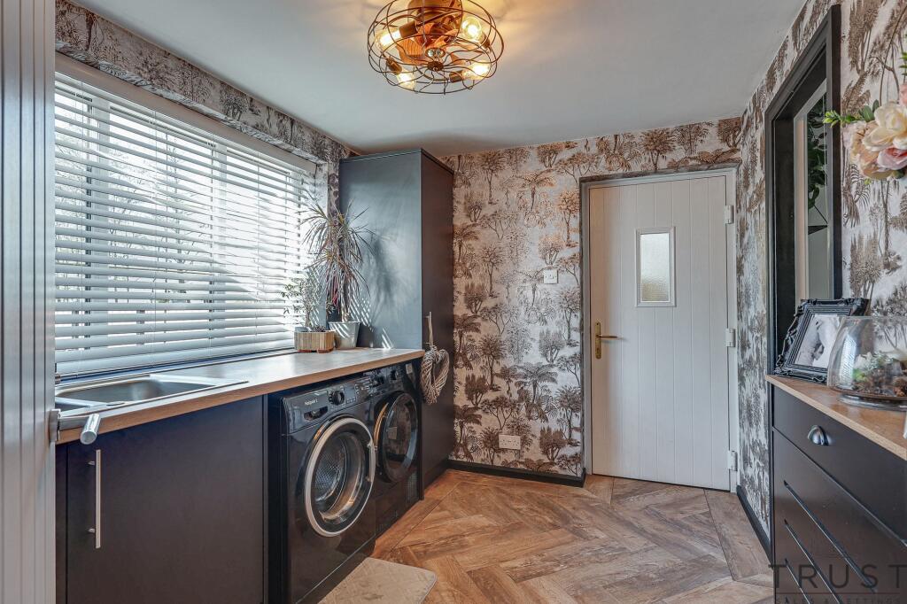 Additional image 61 of Wakefield Road, Drighlington, BD11