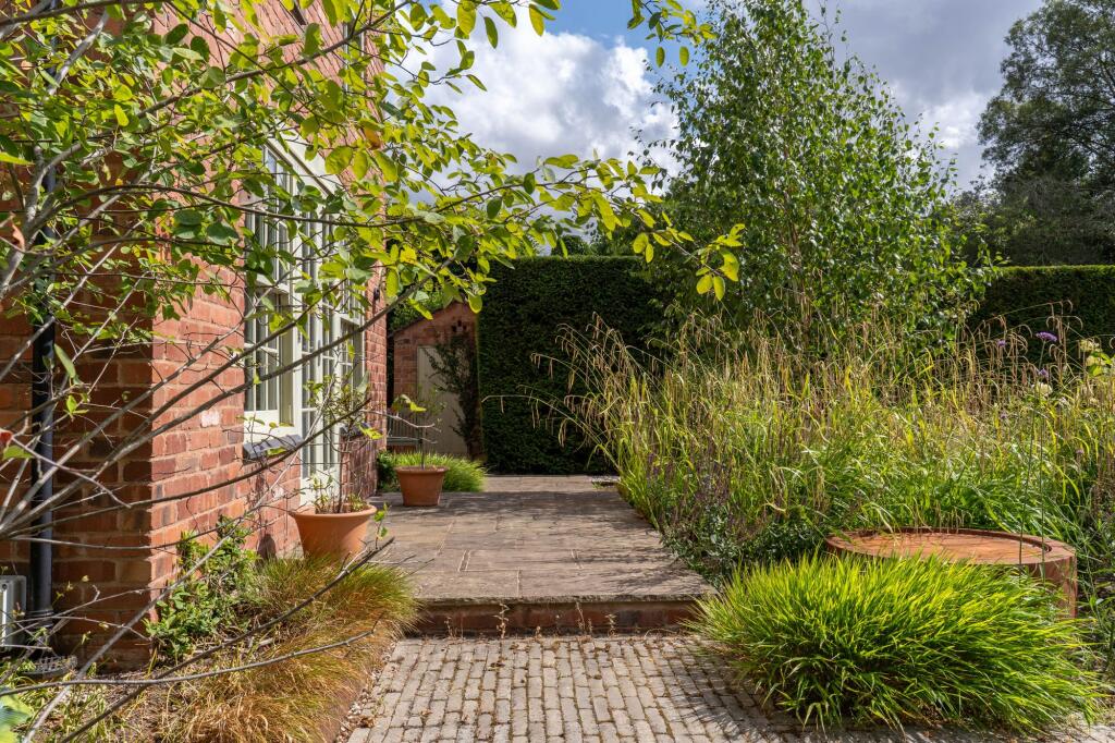Additional image 31 of Dale Lane, Lickey End, B60
