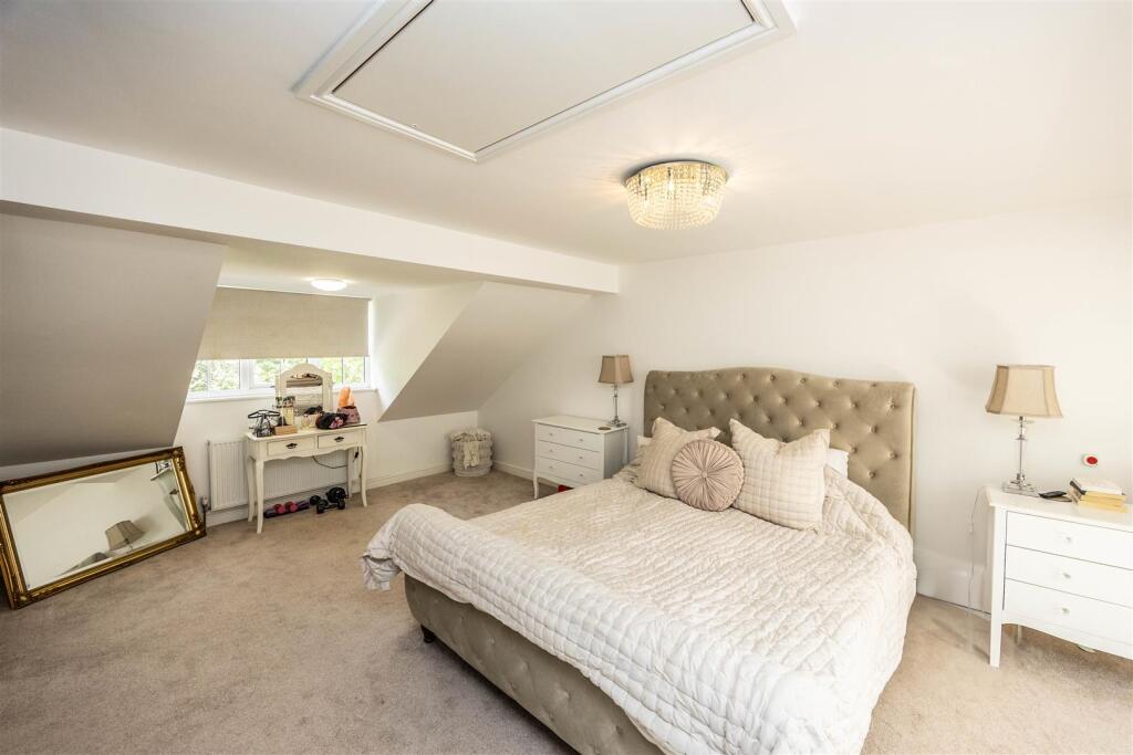 Additional image 13 of Cleckheaton Road, Low Moor, Bradford