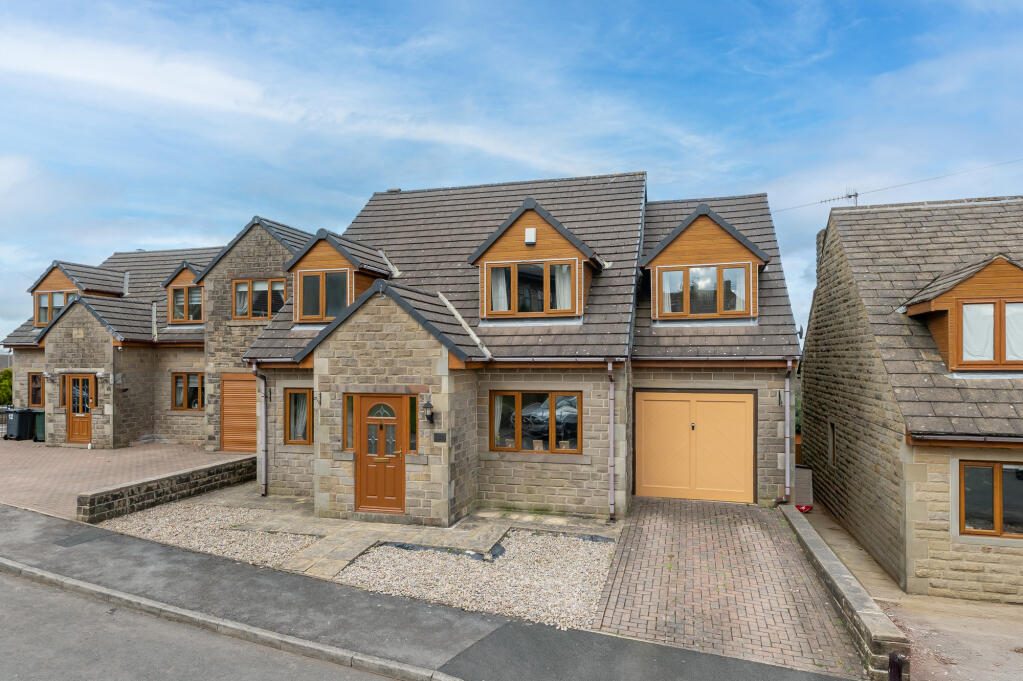 Additional image 35 of Lodge Gate Close, Denholme, West Yorkshire, BD13