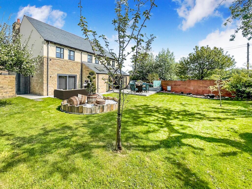 Additional image 2 of The Orchard, Birkenshaw. Bradford, West Yorkshire, BD11