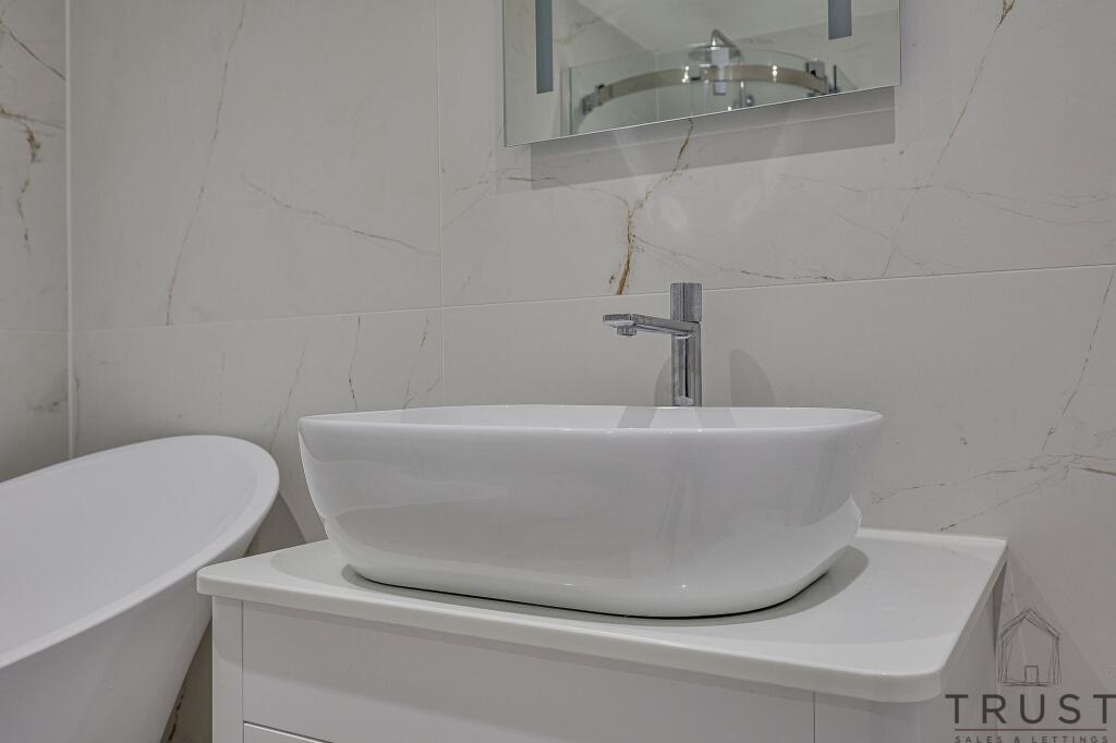 Additional image 41 of Wakefield Road, Drighlington, BD11