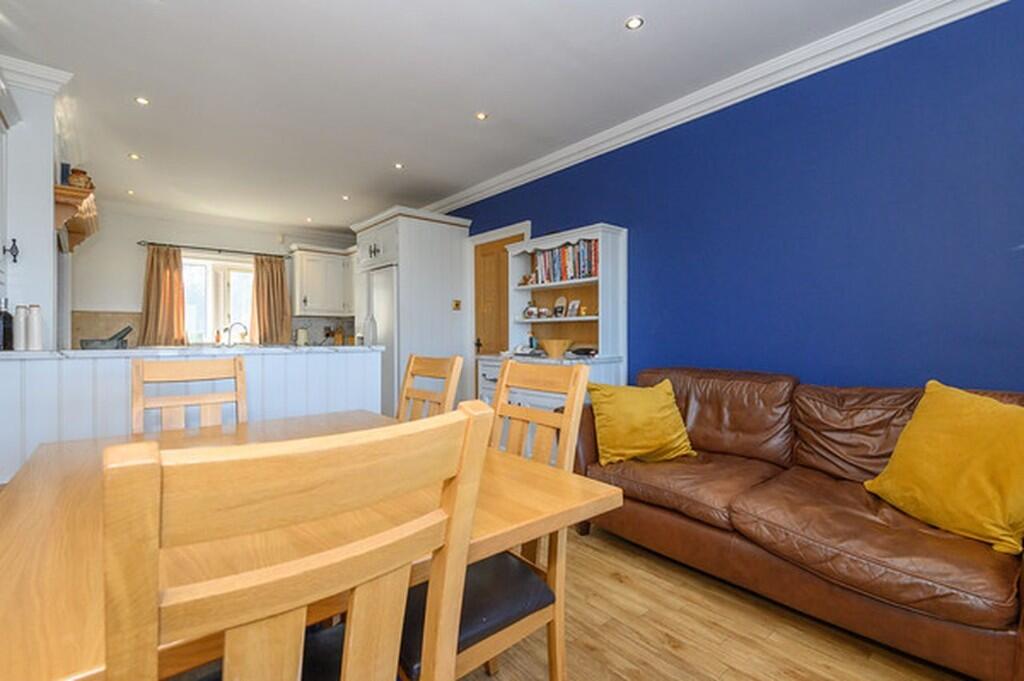 Additional image 5 of 83 Brighouse & Denholme Road, Bradford, West Yorkshire, BD13 1LH