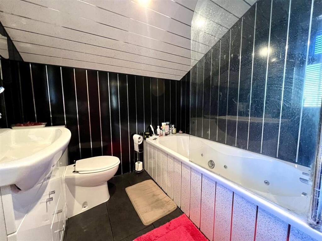 Additional image 18 of Crownest Lane, Bingley