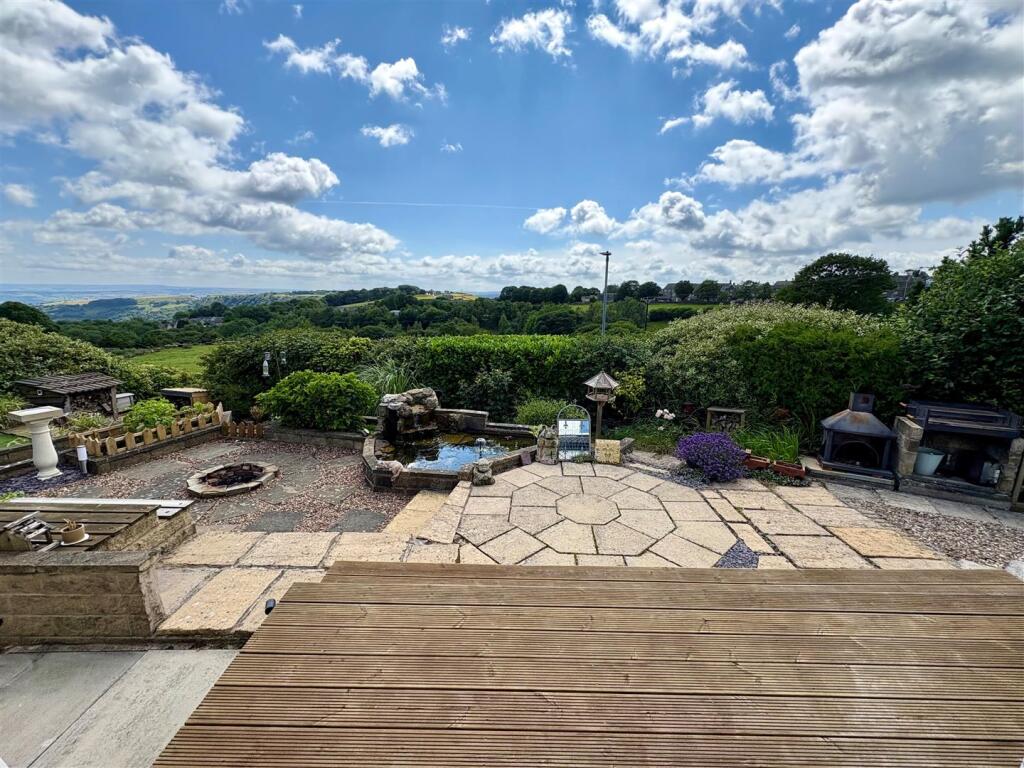 Additional image 21 of Hainsworth Moor Crescent, Queensbury