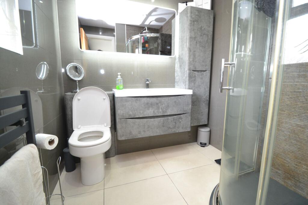 Additional image 21 of Javelin Close, Idle,