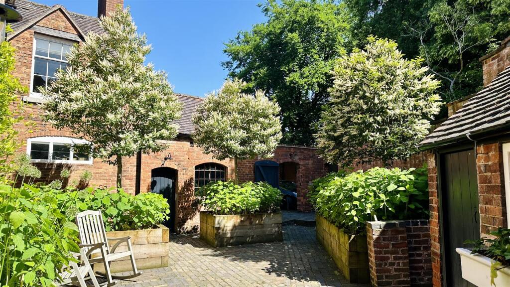 Additional image 2 of High Street, Coleshill, Birmingham