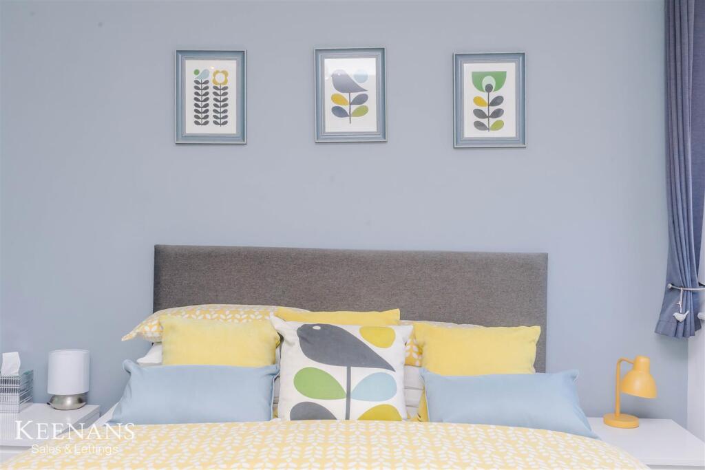 Additional image 24 of Singleton Avenue, Read