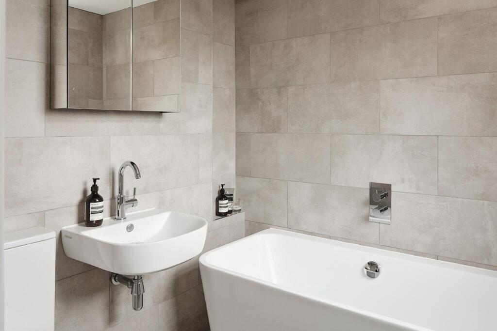 Additional image 22 of Hawthorn Crescent, Baildon,