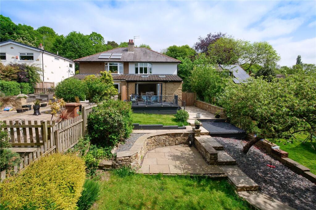 Whitelands Crescent, Baildon, Shipley, West Yorkshire, BD17