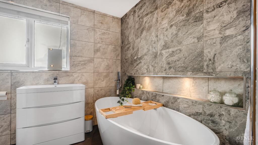 Additional image 29 of 28 Gainsborough Drive, Tamworth