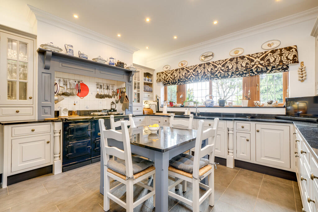 Additional image 6 of Whitechapel Road, Scholes