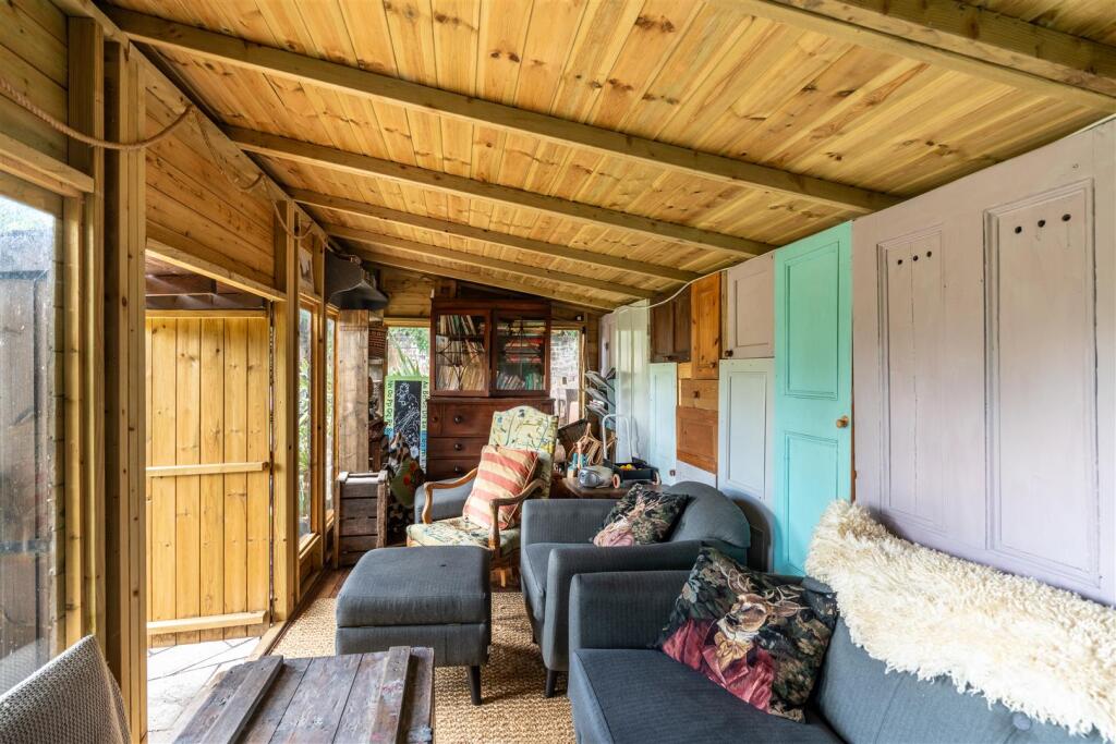 Additional image 21 of Character Property on Woodlands Drive